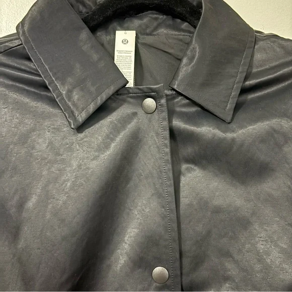 Lululemon Cropped Coaches Jacket - Picture 3 of 11